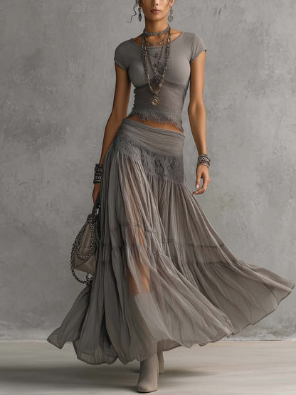Alba – conjunto con top gris de encaje y falda larga plisada