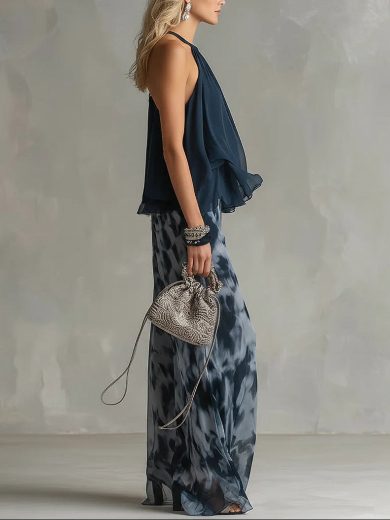 Conjunto azul marino de gasa con parte superior halter y pantalón ancho estampado