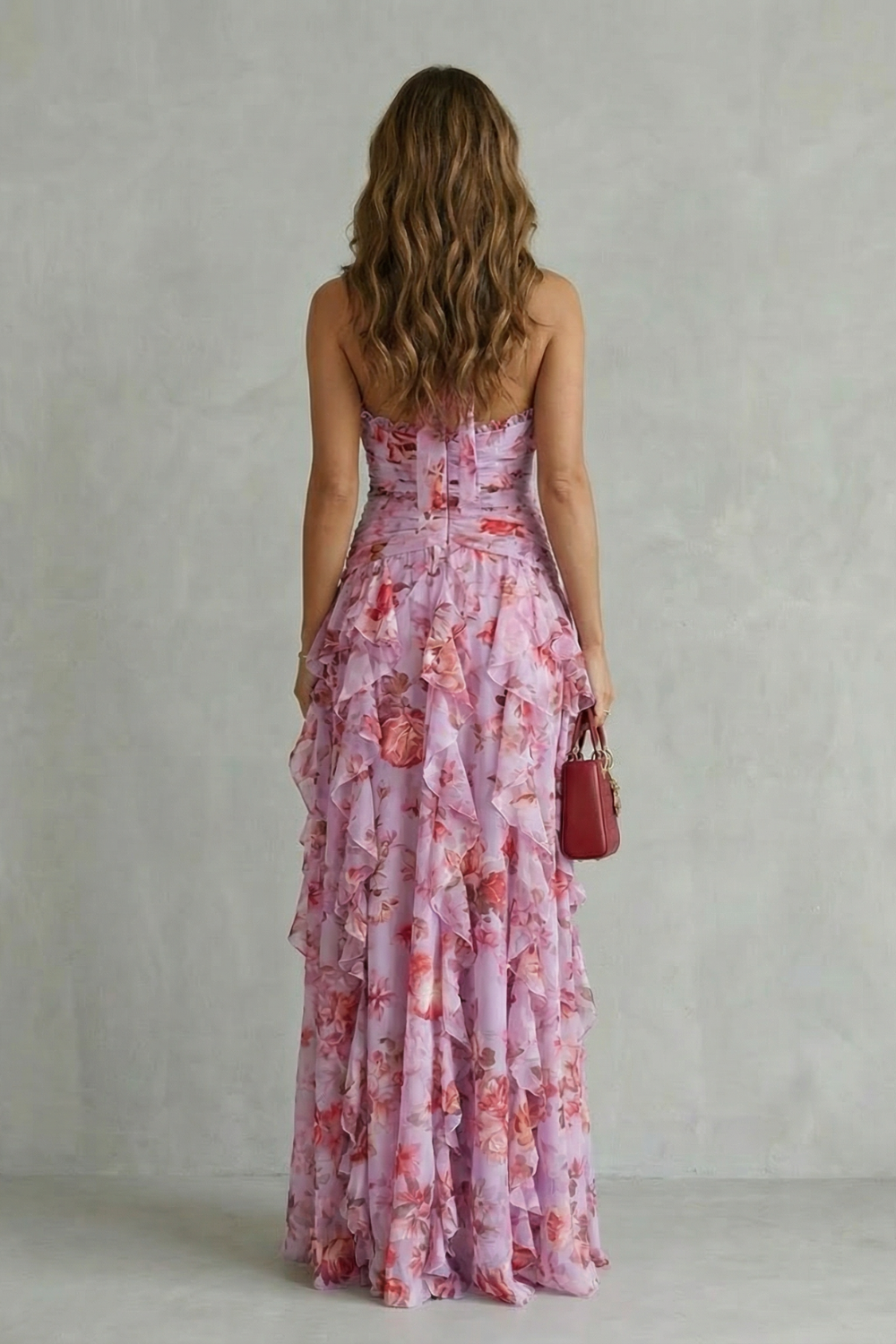 Belladina | Vestido largo romántico con cascada de rosas y cuello halter