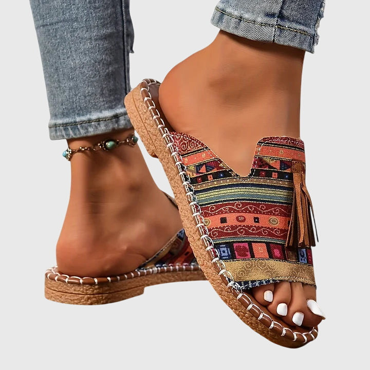 Sandalias Bohemias con Pompones Paula