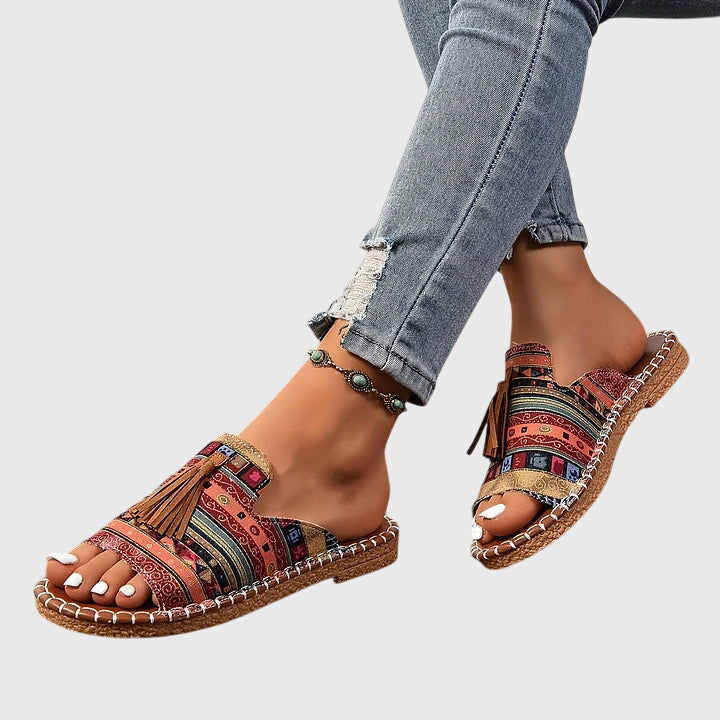 Sandalias Bohemias con Pompones Paula