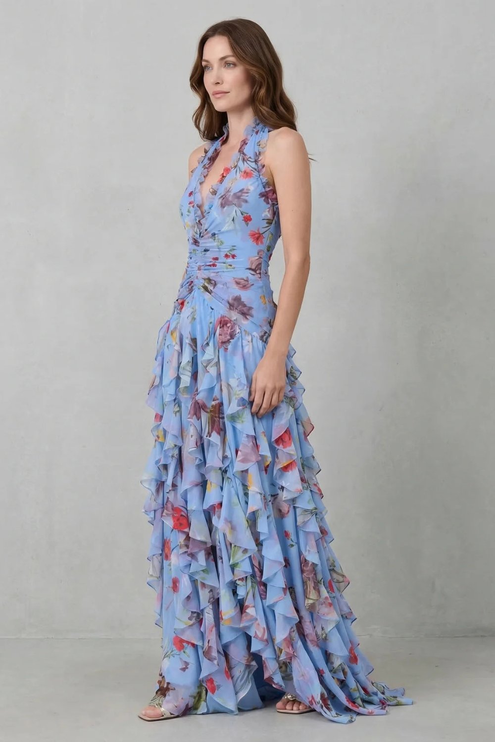 Belladina | Vestido largo romántico con cascada de rosas y cuello halter