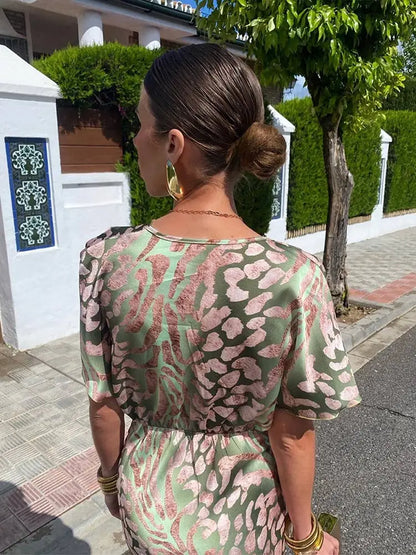 Clara — Vestido Midi Elegante Estampado