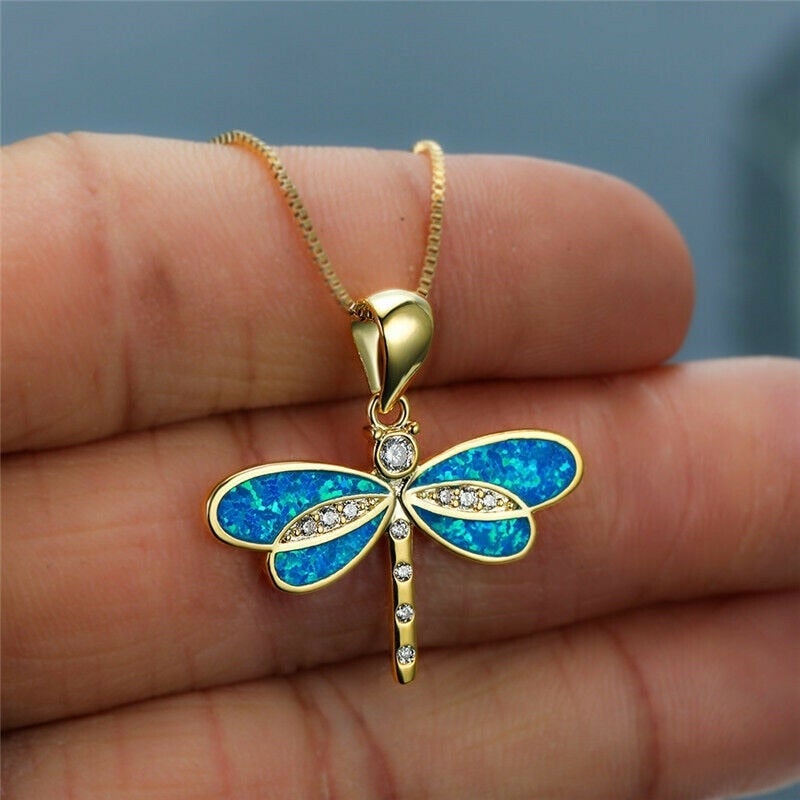Collar de libélula dorado con ópalo