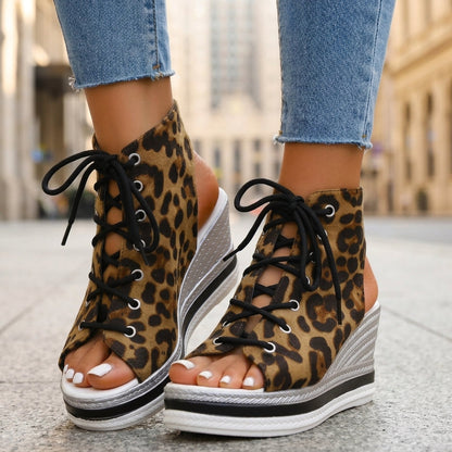 Sandra | Botines de Cuña Abiertos. Diseño Sofisticado para un Confort Inigualable