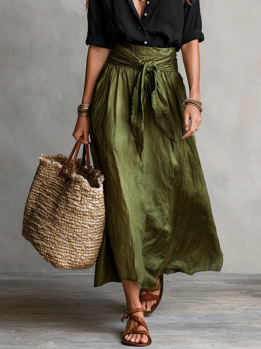 Vera™ | Conjunto de camiseta negra y falda midi verde oliva