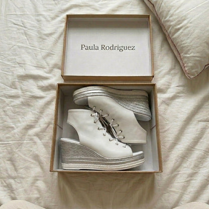 Sandra | Botines de Cuña Abiertos. Diseño Sofisticado para un Confort Inigualable